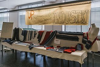 Präsentation einiger textiler Fertigungsverfahren am Beispiel eines Upcycling -Produktes©Rentsch HTW Berlin